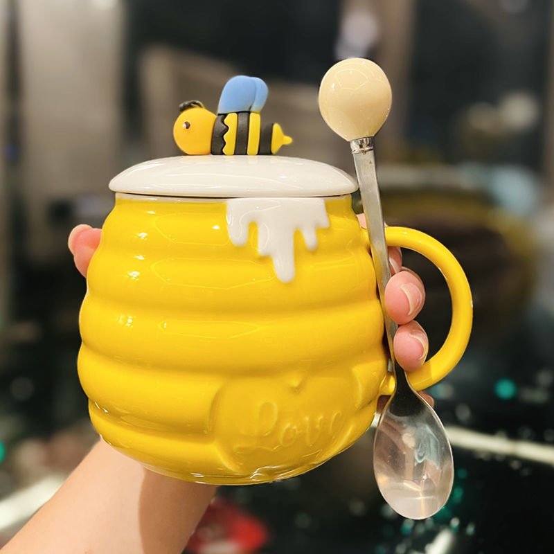 Disney-ceramic-material-cartoon-Pooh-bear-pot-belly-cup-with-lid-spoon-cute-girl-heart-mug.jpg